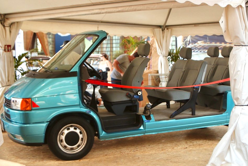 Im Zeichen des Bulli: Im Juni 2023 fand das VW Bus Festival in Hannover statt. Am Stand von Volkswagen Classic Parts waren Bulli-Fans aus aller Welt versammelt für Ersatzteile in Originalqualität und viele Benzin-Gespräche.