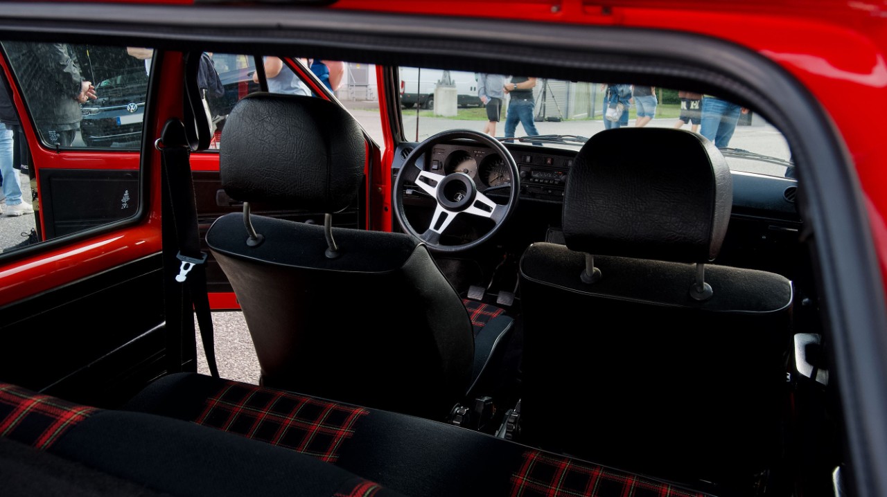 Wir blicken zurück auf das GTI FAN FEST 20024. Vom 26.-28. Juli 2024 kamen rund 15.000 GTI-Fans und ca. 700 GTI-Fahrer nach Wolfsburg, um mit Volkswagen das GTI Fanfest zu feiern. Volkswagen Classic Parts war mit einer abwechslungsreichen Ersatzteilpräsentation sowie tollen Aktionen vertreten.