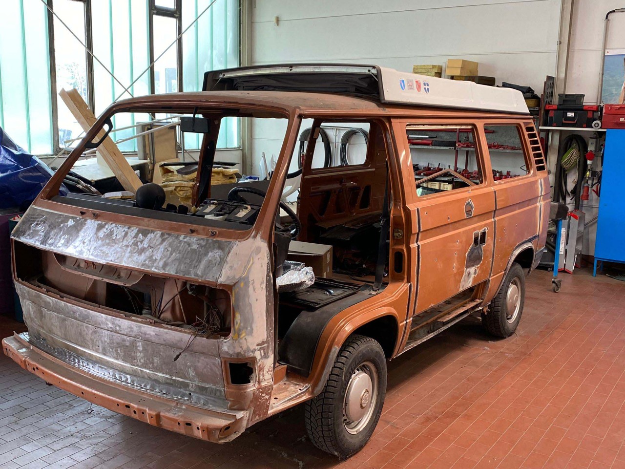 Jetzt Ihr- VW Classic Parts Classic Competence Center in Ihrer Region finden .