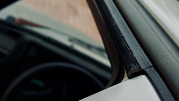 Order now: The Golf 2 roof trims for the 2-door in original Volkswagen quality. Now available in the official online shop of VW Classic Parts.