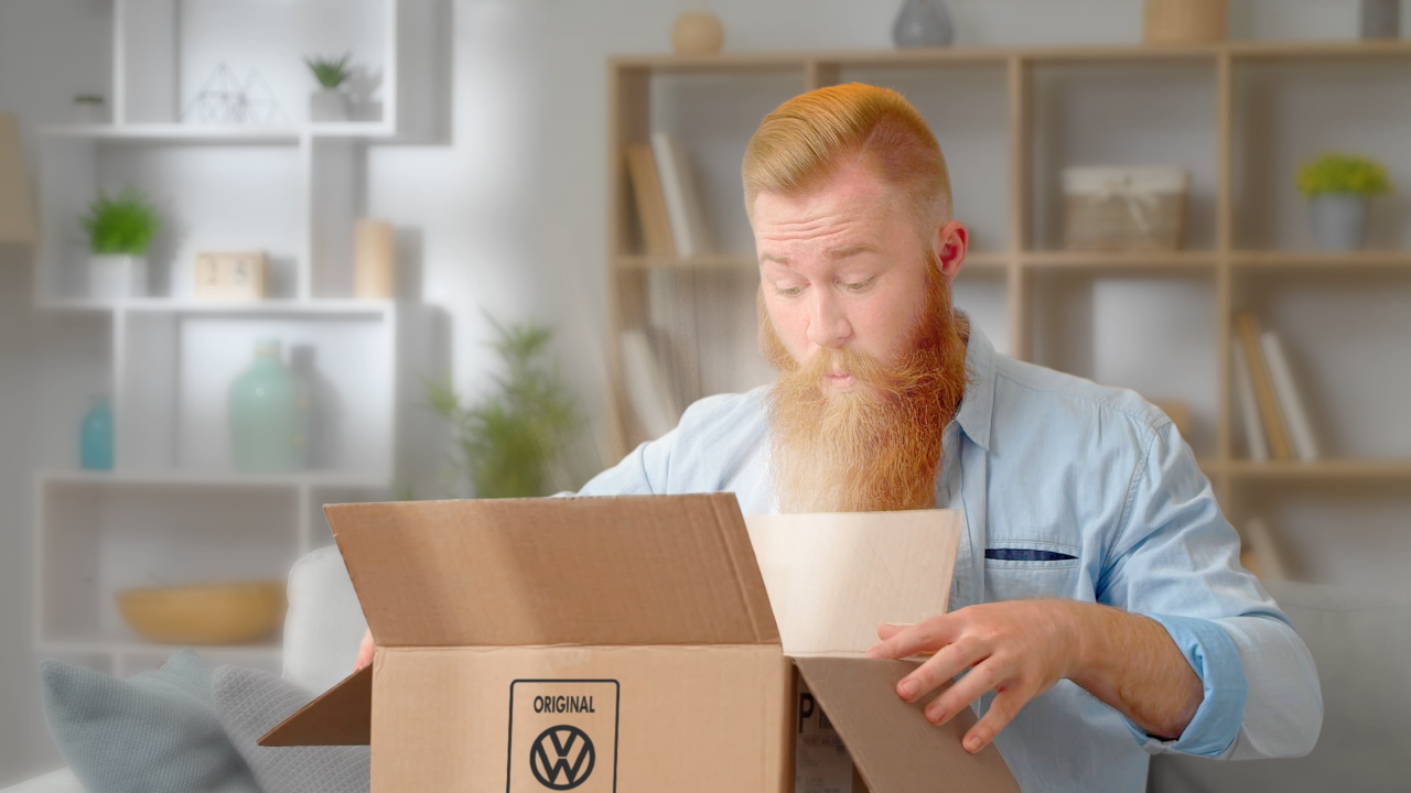 Volkswagen Classic Parts gives you the shipping costs free and grants you a 15% discount from a shopping cart value of 100€.