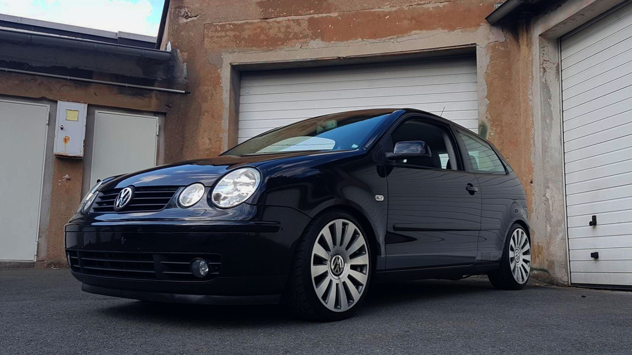 VW Polo Mk4 9N  (Black-metallic)