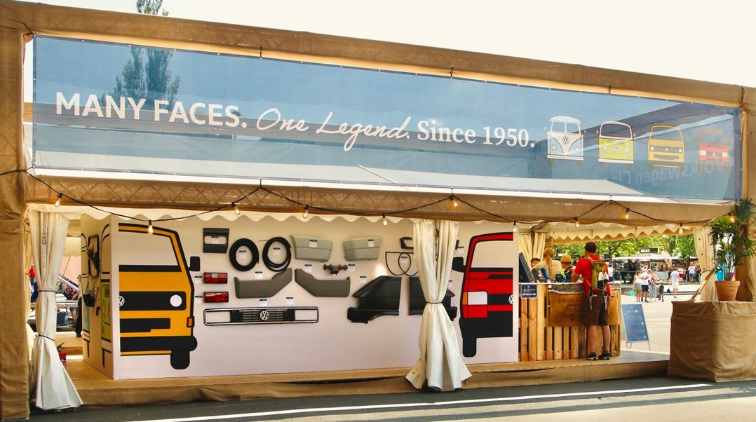 Under the sign of the Kombi: in June 2023 the VW Bus Festival took place in Hanover. At the Volkswagen Classic Parts stand, Kombi fans from all over the world were gathered for original quality spare parts and many petrol-powered conversations.